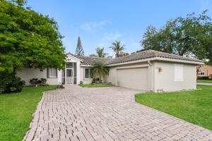 5491 NW 40th Terrace