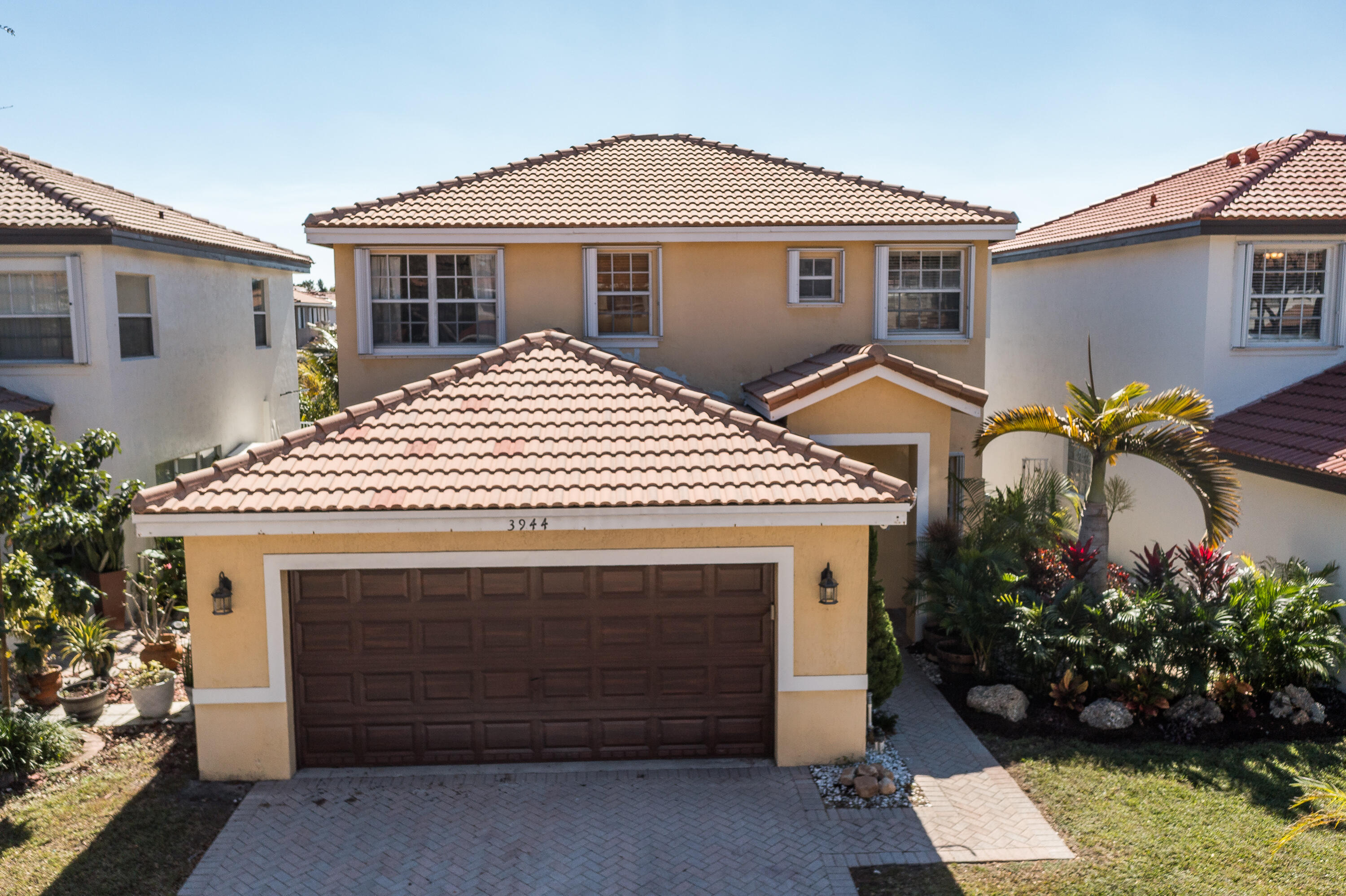 3944 Crescent Creek Drive