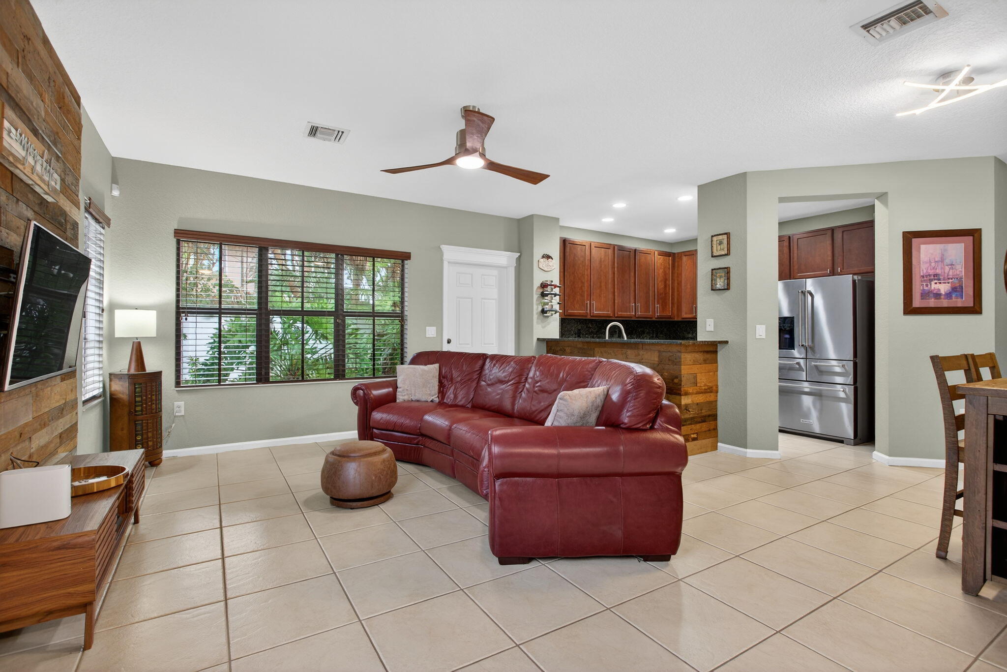 4751 Grand Cypress Circle N