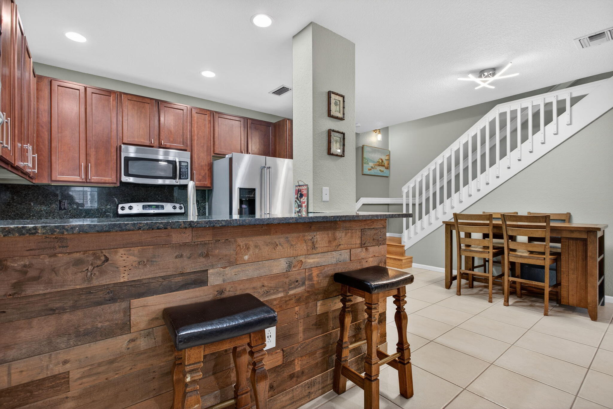 4751 Grand Cypress Circle N